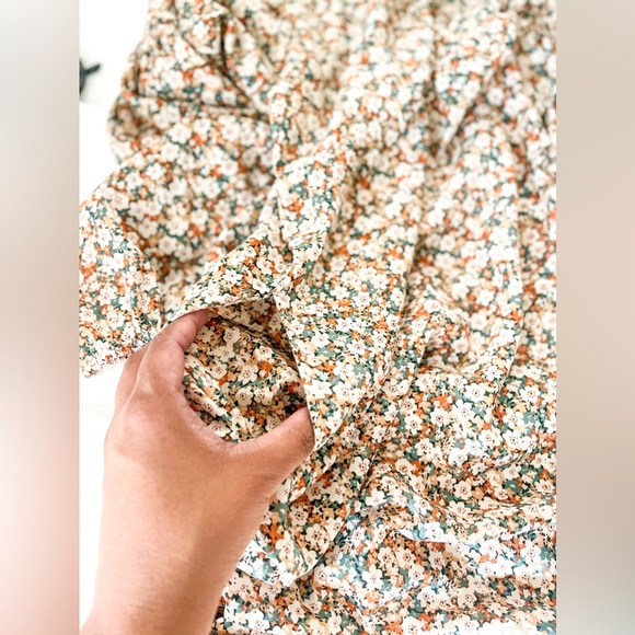 |SOLD| Carly Jean Los Angeles Ellie Dress - Picture 4 of 11